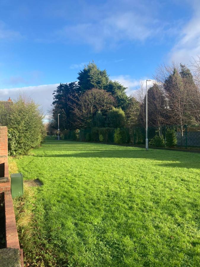 Entire Terraced Two Story Redbrick House With Parking In Secluded Cul De Sac Villa Dublin Exteriör bild