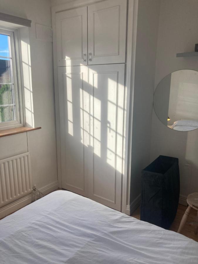 Entire Terraced Two Story Redbrick House With Parking In Secluded Cul De Sac Villa Dublin Exteriör bild