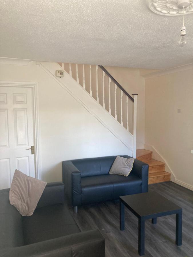 Entire Terraced Two Story Redbrick House With Parking In Secluded Cul De Sac Villa Dublin Exteriör bild