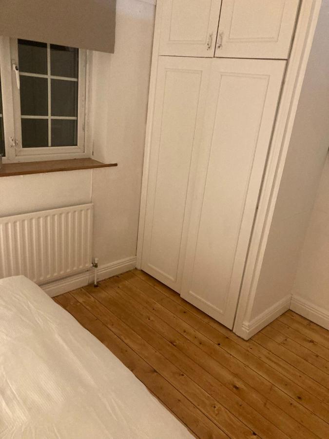 Entire Terraced Two Story Redbrick House With Parking In Secluded Cul De Sac Villa Dublin Exteriör bild